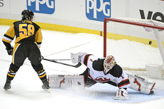 Crosby’s last-second goal helps Penguins topple Devils