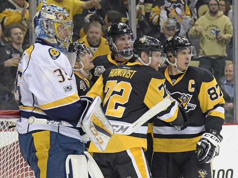 Hornqvist scores a pair to push Penguins past Predators