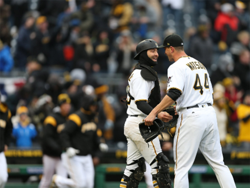Pirates raise Jolly Roger for first time this season with win over Braves